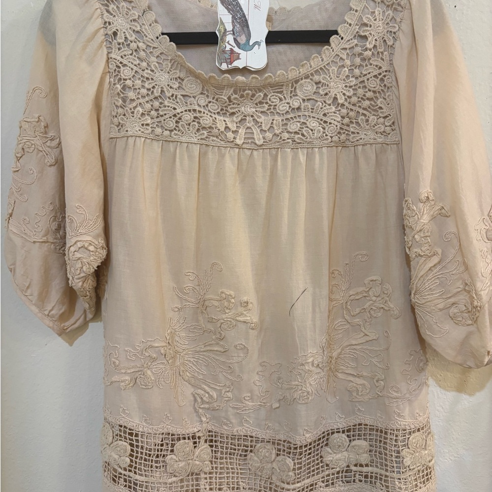 Chic Beige Lace Women's Blouse